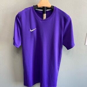 Nike Men's Short Sleeve Tee in Vibrant Purple